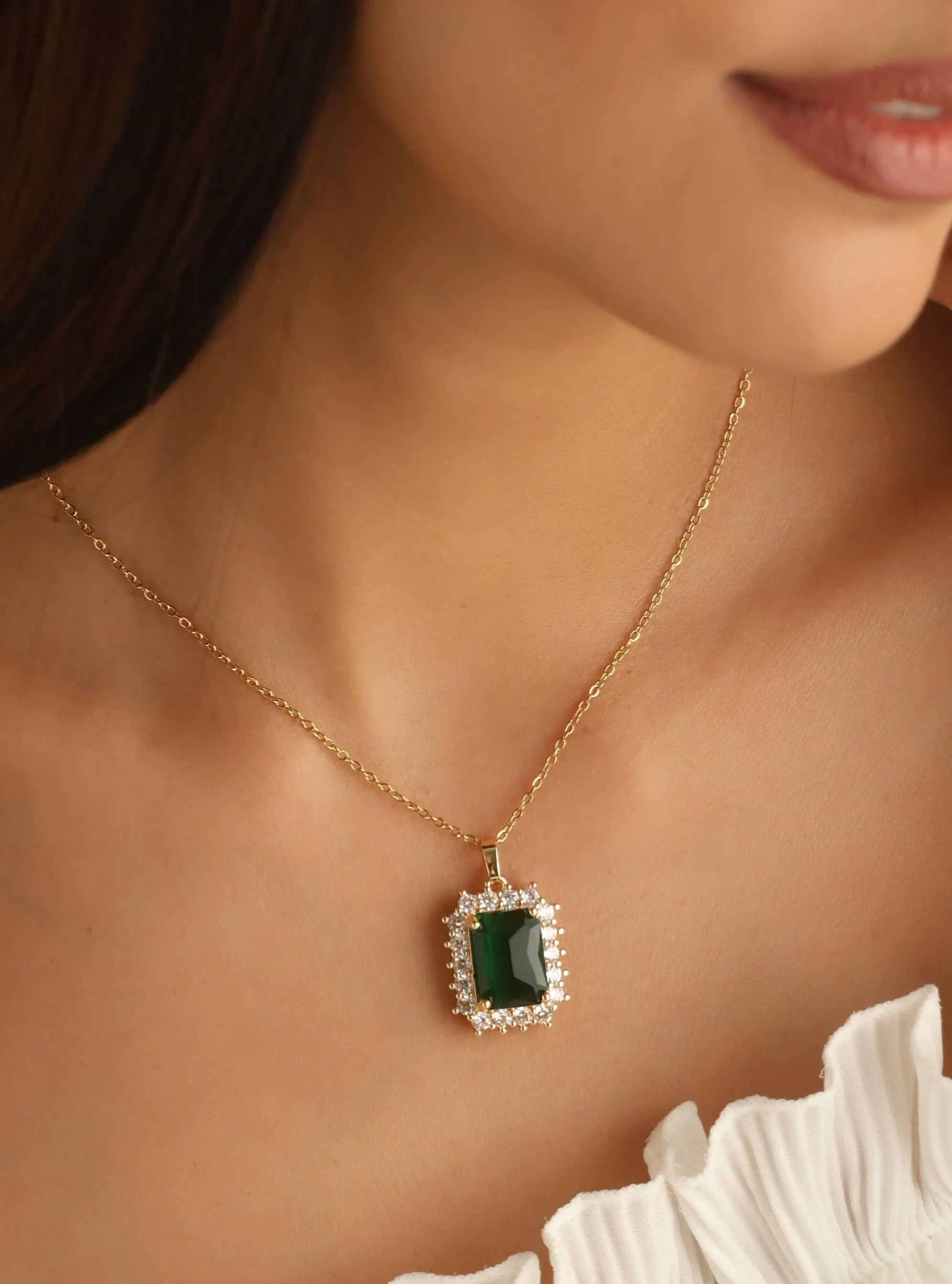 Classic Emerald Pendant Necklace