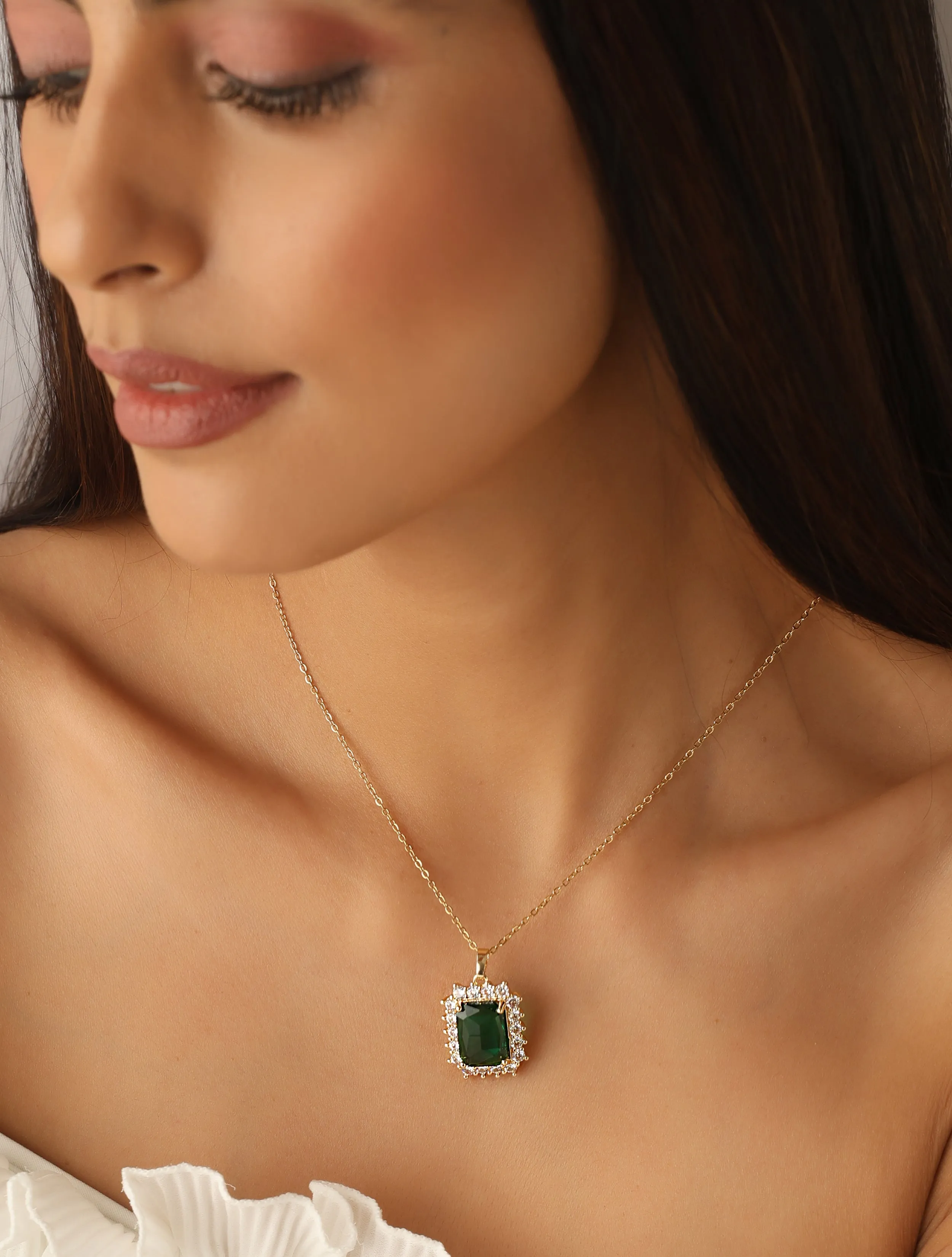 Classic Emerald Pendant Necklace