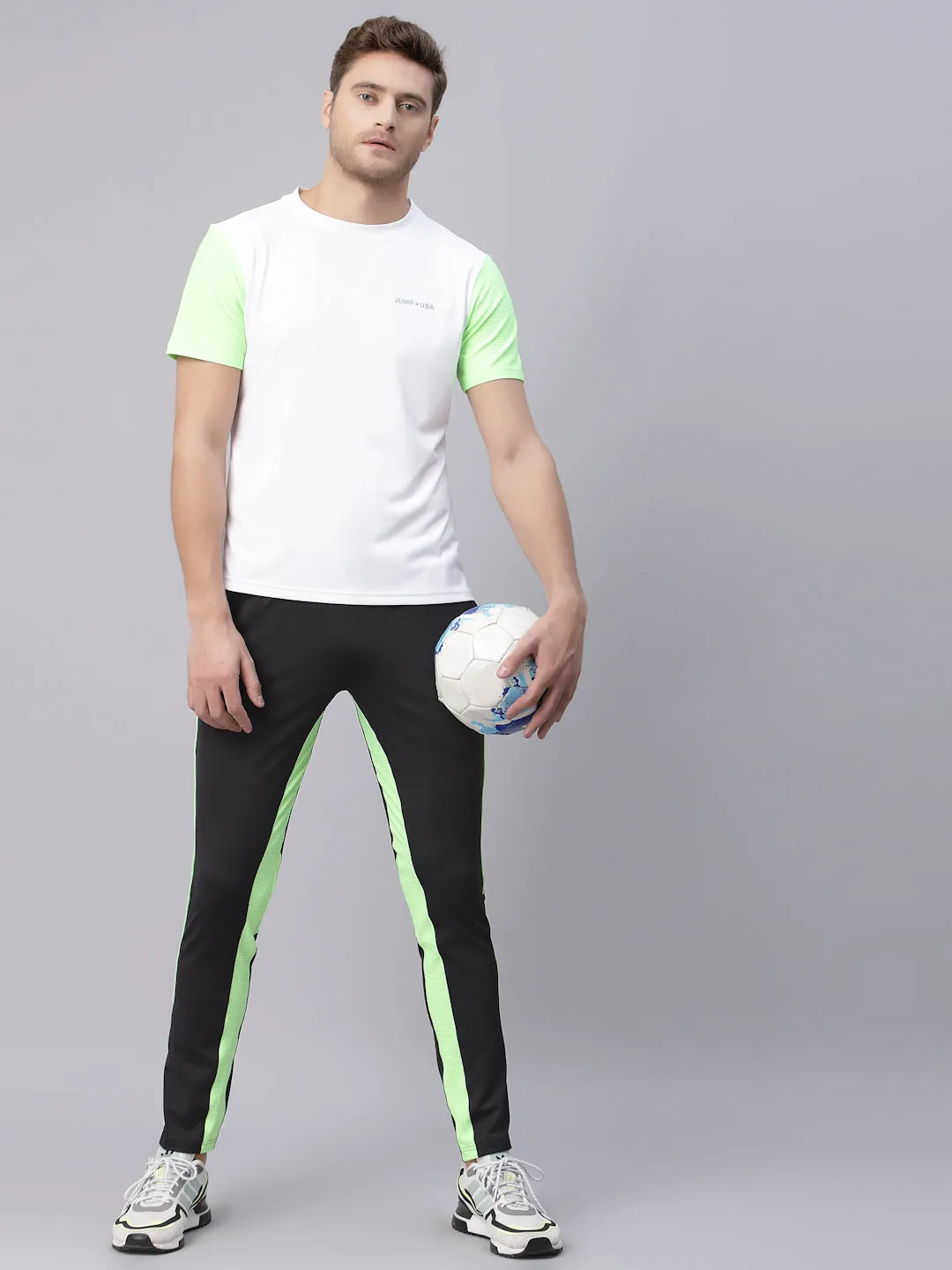 JUMP USA Men Black Slim Fit Active Wear Regular