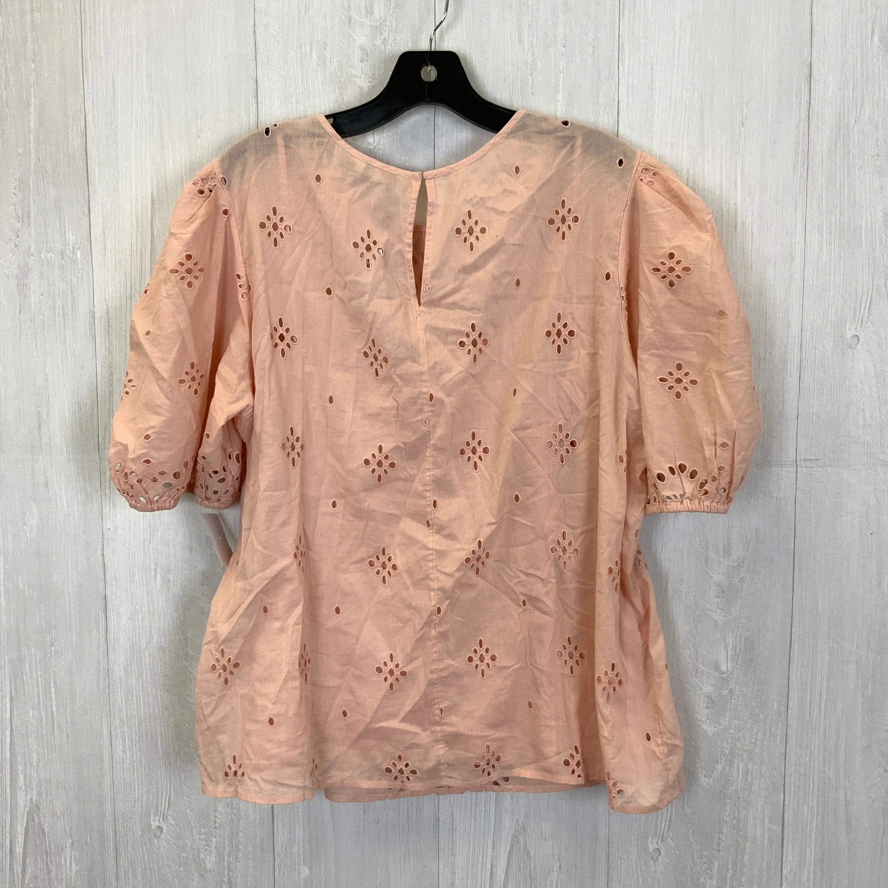 Top Short Sleeve By Express  Size: L